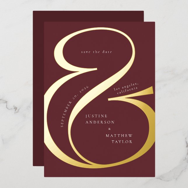 Burgundy Red Gold Amperand Typografy Rett Date Folieneinladung (Vorderseite/Rückseite)