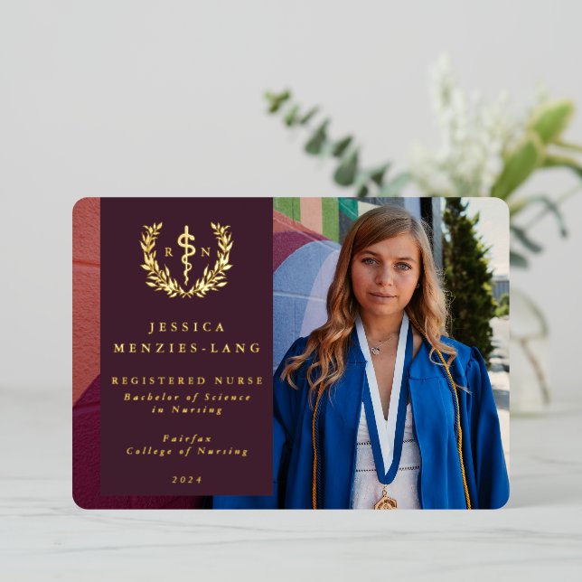 Burgundy RN Asclepius Faire-part de graduation (Debout devant)