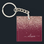 Burgundy Rose Gold Blush Pink Glitzer Monogram Schlüsselanhänger<br><div class="desc">Burgundy und Rose Gold Blush Pink Imitats Foil Sparkle Glitzer Script Monogram Name Schlüsselanhänger. Das macht den perfekten 16 Geburtstag,  Hochzeit,  Brautparty,  Jubiläum,  Babydusche oder Junggeselinnen-Abschied Geschenk für jemanden,  der Lieben glamourösen Luxus und schicke Stile.</div>