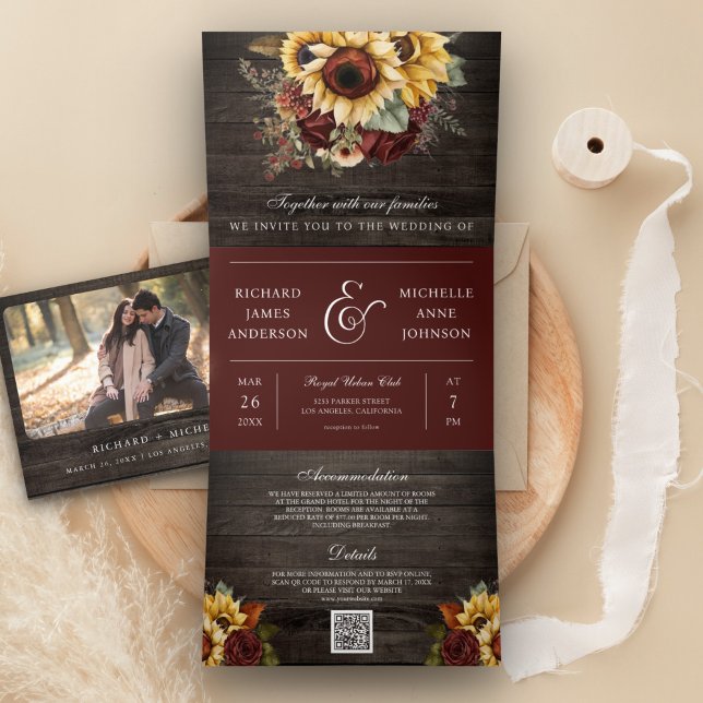 Burgundy Rose Sonnenblumen Wood QR Code Hochzeit Dreifach Gefaltete Einladung (Von Creator hochgeladen)