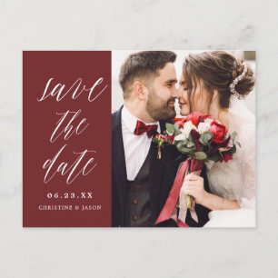 Burgundy Rustic Script Couple Foto Speichern Sie d Ankündigungspostkarte