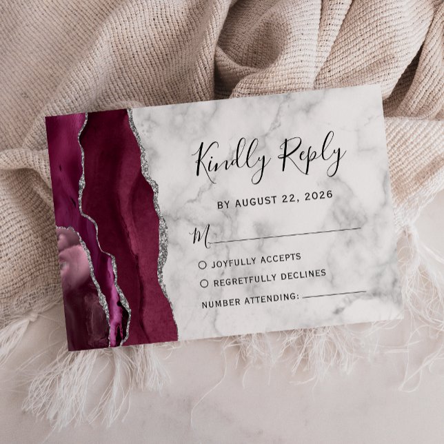 Burgundy Silver Agate Marble Wedding RSVP Karte (Von Creator hochgeladen)