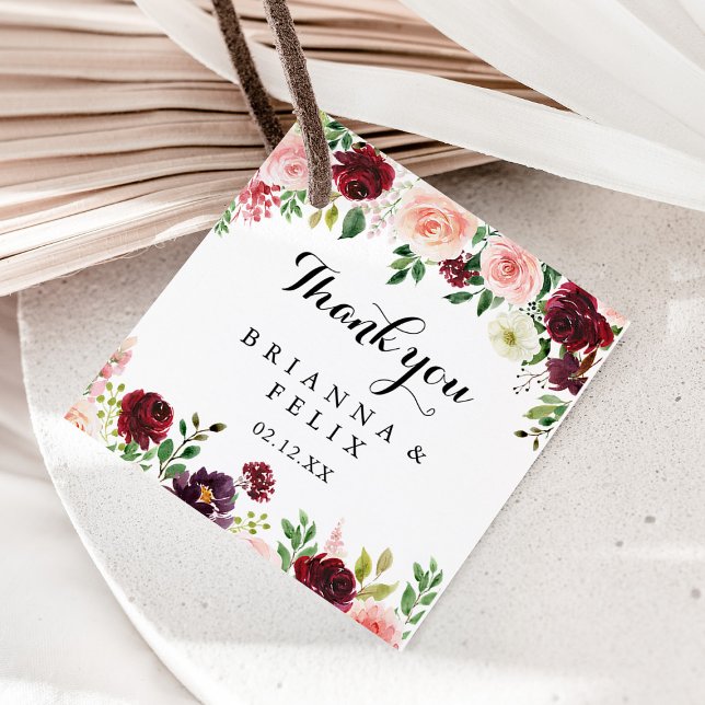 Burgundy Spring Floral Moderne Kalligrafie Hochzei Geschenkanhänger (Von Creator hochgeladen)