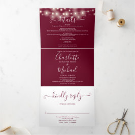 Burgundy String Lights Script Monogram Wedding Dreifach Gefaltete Einladung