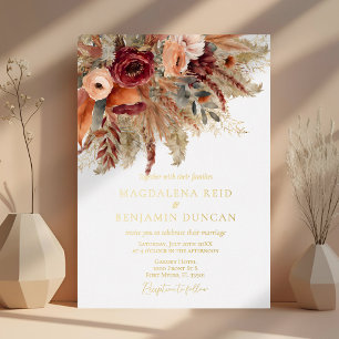 Burgundy Terracotta Florals Pampas Hochzeit im Her Folieneinladung