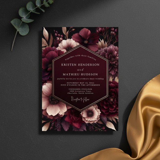 Burgundy Velvet Bloom Wedding Einladung (Von Creator hochgeladen)