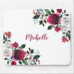 Burgundy Watercolor Peony Rose Blumenname Mousepad<br><div class="desc">Burgund Wasserfarbe botanische Rose Tornflora Girly Maus Pad. Burgund, Marsala, Rose mit weißer Wasserfarbe, botanisches Blumenmotiv mit dunkelgrünen Blätter und Beeren auf weißem Hintergrund. Freuen Sie sich auf ein elegantes, handgeschriebenes Typografie-Design mit Ihrem Namen und hübschem Herbst, winterburgundischen Rose-Bouquet. Die perfekte Wahl für Herbst oder Winter. #3334 burgundy, peony Rose,...</div>