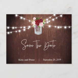 Burgundy Wood Mason Jar Wedding speichern das Datu Ankündigungspostkarte