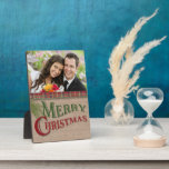 Burlap und Red Karierten Weihnachtsmarkt Foto Plaq Fotoplatte<br><div class="desc">Eine rustikale Karte mit Leinwand und einem karierten,  roten Muster ist ideal,  um ein Foto Ihrer Familie hinzuzufügen. Legen Sie ein Foto Ihres Liebsten in den Rahmen ein. Wenn Sie Hilfe benötigen,  kontaktieren Sie mich bitte,  und ich werde Ihnen gerne behilflich sein.</div>