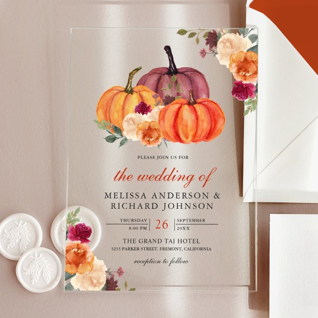 Burnt Orange and Burgundy Floral Pumpkin Wedding Acryleinladungen (Von Creator hochgeladen)