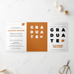 Burnt Orange Bold GRADUATE Letters & Cap Dreifach Gefaltete Ankündigung