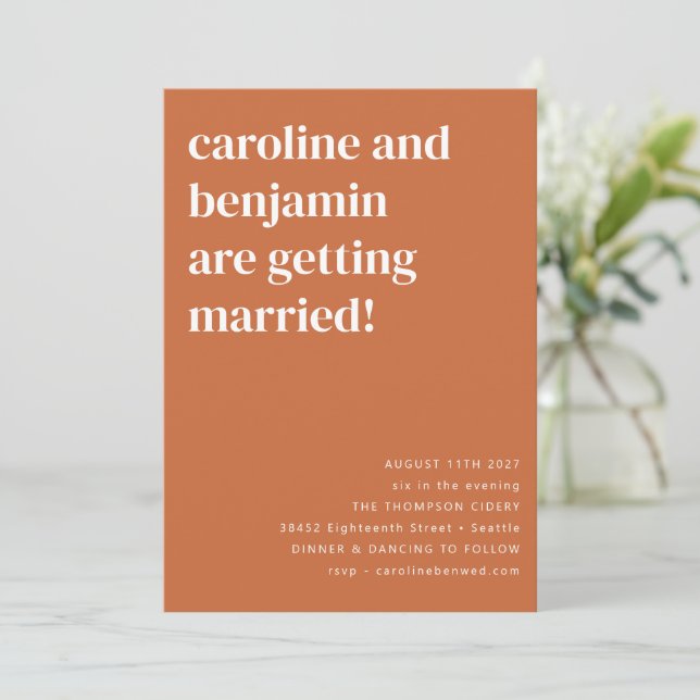 Burnt Orange Modern Minimalistisch All in One Wedd Einladung (Stehend Vorderseite)