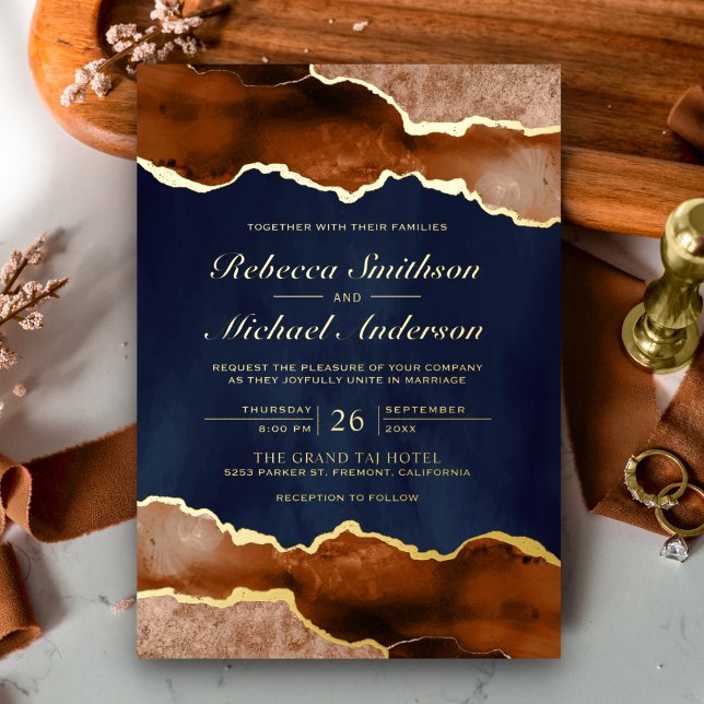 Burnt Orange Terracotta Agate Navy Hochzeit Gold Folieneinladung (Von Creator hochgeladen)