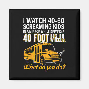 Busfahrer schauen, wie das Kids-Laufwerk auf dem R Magnet