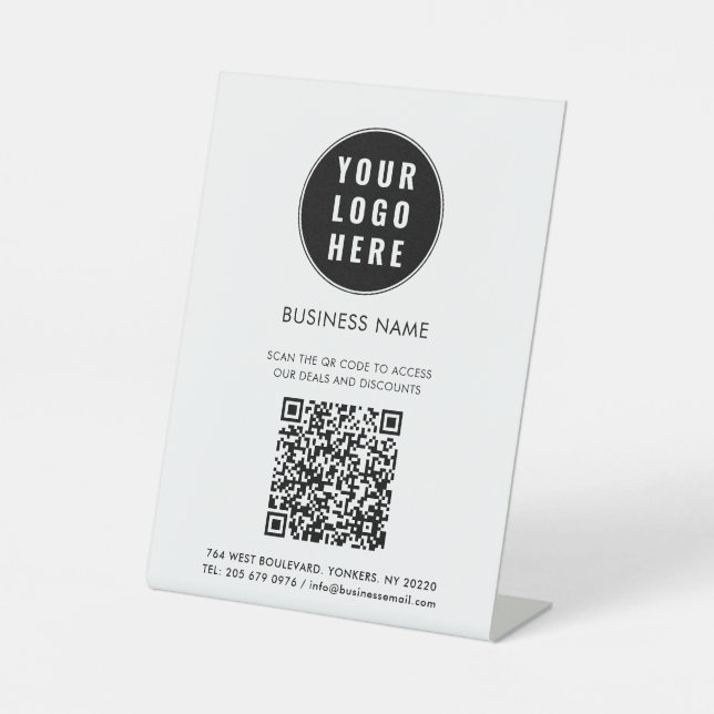 Business Logo and QR Code Custom Sockelschild (Vorderseite)