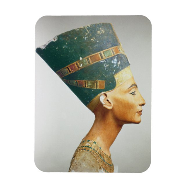 Büste der Königin Nefertiti, seitliche Sicht vom S Magnet (Vertikal)