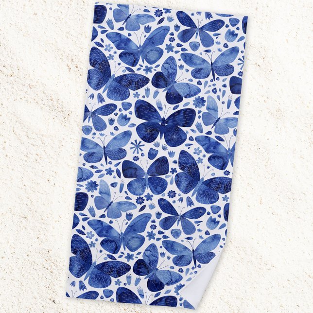 Butterfisch Watercolor Blue Strandtuch (Indigo blue and white butterfly pattern art beach towel)