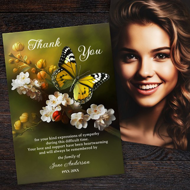 Butterfly Beileid Foto Danke Karte (Sympathy Thank You card featuring a painting of a butterfly and a custom photo - in loving memory)