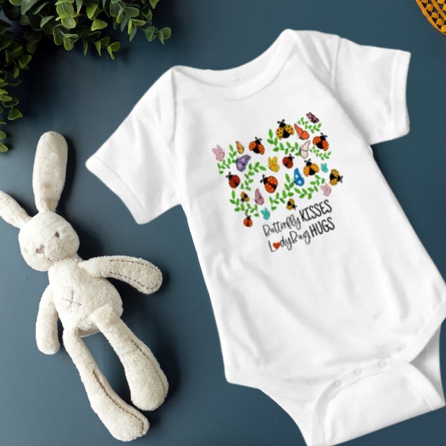 Butterfly Kisses, Ladybug Hugs Baby Strampler (Von Creator hochgeladen)