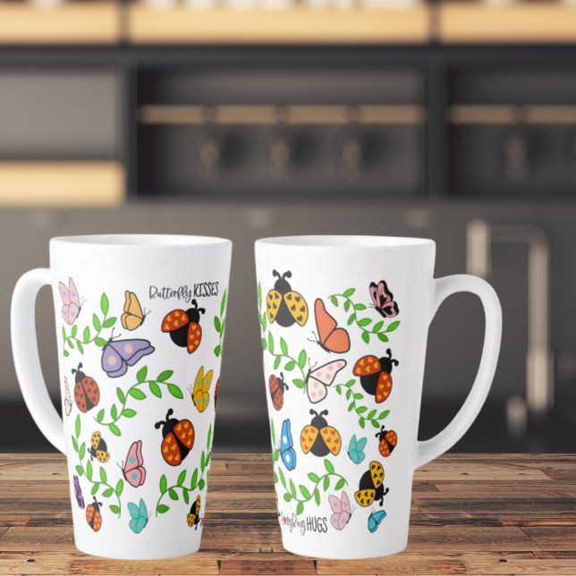 Butterfly Kisses Ladybug Hugs Latte Tasse (Von Creator hochgeladen)