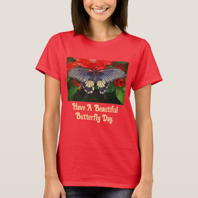 Butterfly On Red Flowers T-Shirt (Devant)