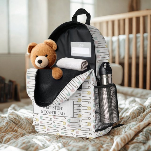 Button-Muster für Babyausstattungen gedruckter Ruc Bedruckter Rucksack (Fun diaper pin pattern backpack perfect for all babies and their stuff. Just add your name)