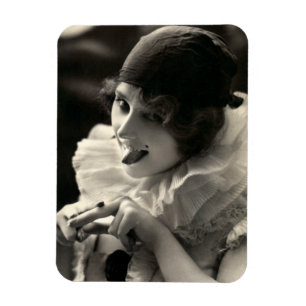 C. 1910 Pretty Woman's Spott Magnet