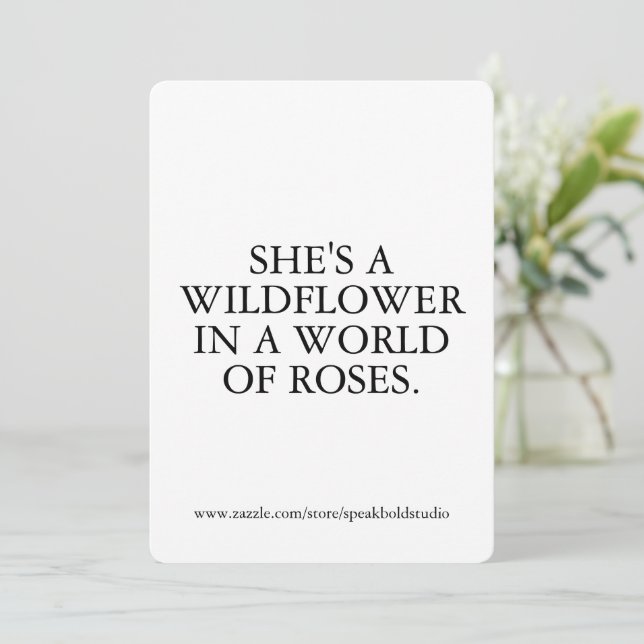 C’est une carte Fleur sauvage, un cadeau personnal (Debout devant)