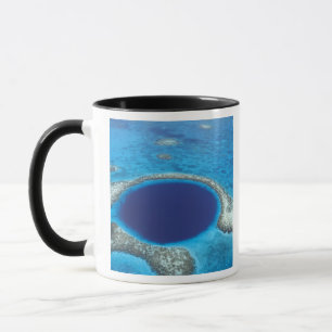 CA, Belize. Luftansicht des Blue Hole (Durchmesser Tasse
