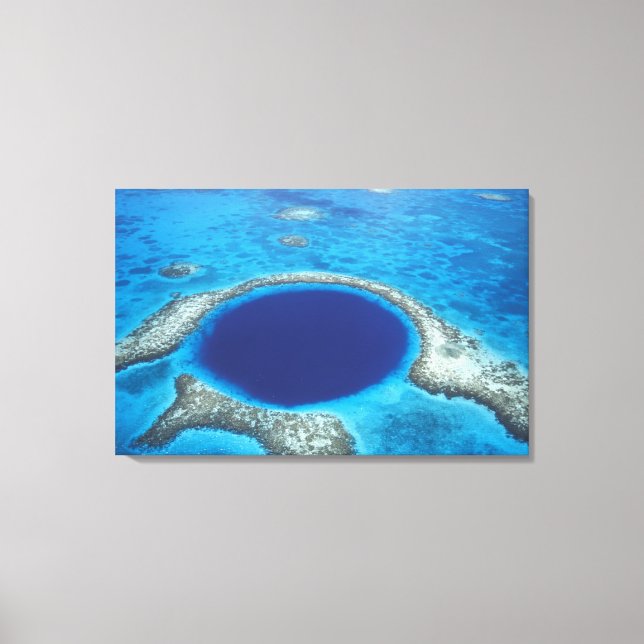 CA, Belize. Luftbild des Blauen Lochs (Durchmesser Leinwanddruck (Vorderseite)