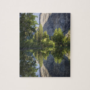 CA, Yosemite NP, El Capitan reflektiert in Merced