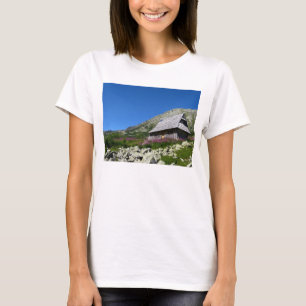 Cabane dans la vallée des Cinq Étangs, T-shirt Tat