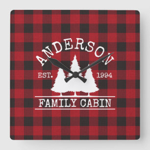 Cabin Family Name Red Buffalo Plaid Quadratische Wanduhr