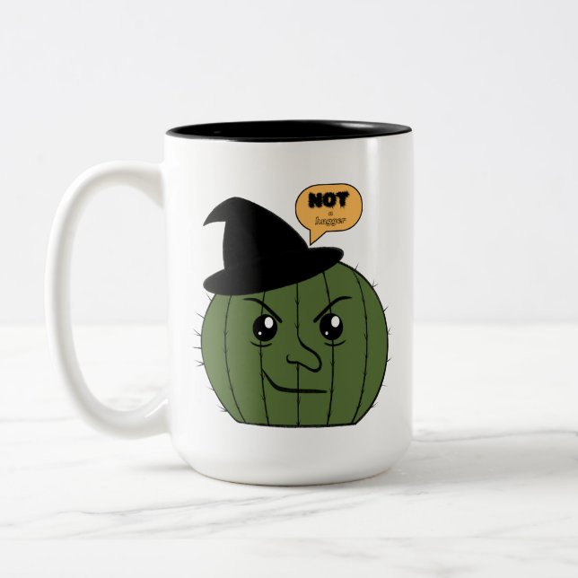 Cactus Hexe "Not a Hugger" Halloween Zweifarbige Tasse (Links)