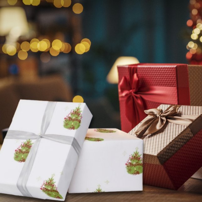 Cadeau Arbre de Noël vert Ornements rouges Papier à envel (Green Christmas tree with red ornaments Wrapping Paper; is a great way to show your holiday spirit.)