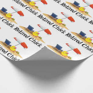 Cadeau Chick à la retraite sur le papier d'enveloppement 