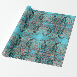 Cadeau corneille noire sur le papier d'emballage bleu