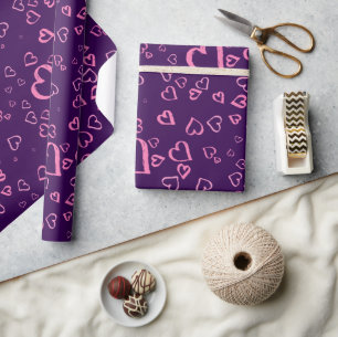 Cadeau Papier d'emballage violet avec coeurs roses pastel