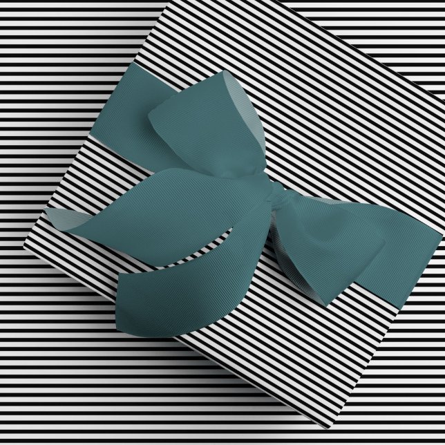 Cadeau Papier Motif à rayures noir classique (Black and white pinstripe wrapping paper.)