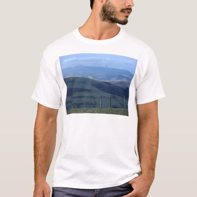 Cader Idris im Winter T-Shirt (Vorderseite)