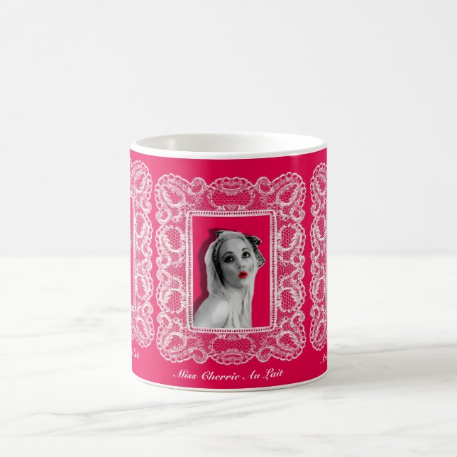 Cadre de dentelle Retro Pinup Girl Motif Mug rose  (Centre)