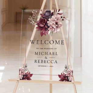 Cadre floral sombre et d'humeur pour mariage de bi