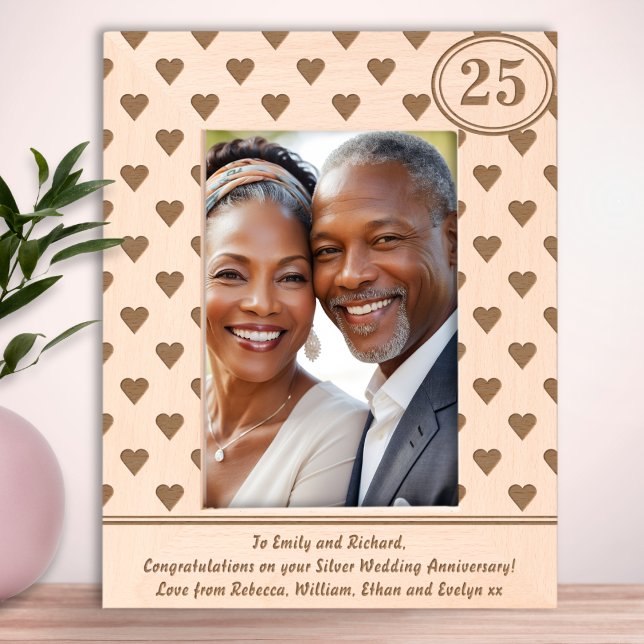 Cadres Gravés Coeurs Argent Mariage Anniversaire 25ème texte per (A beautiful etched wooden frame for a couple's Silver Wedding Anniversary (25th) with hearts pattern)