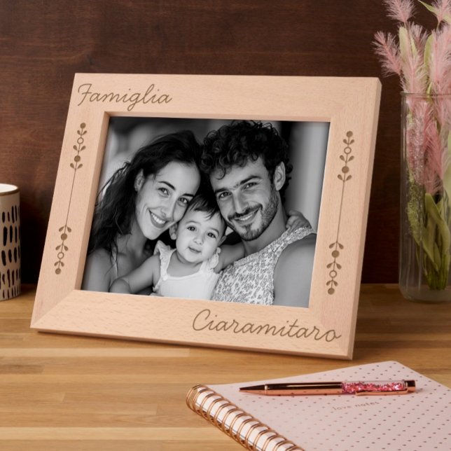 Cadres Gravés Famiglia Personalized Wooden Frame - Family Name (Famiglia (Italian Family) Personalized Etched Engraved Wooden Frame - Christmas Gift)