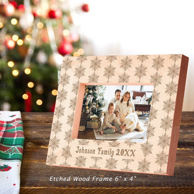 Cadres Gravés Nom de famille Snowflake Noël Motif 6x4 Bois (Family Name Snowflake Christmas Pattern 6x4 Wooden Etched Frame)
