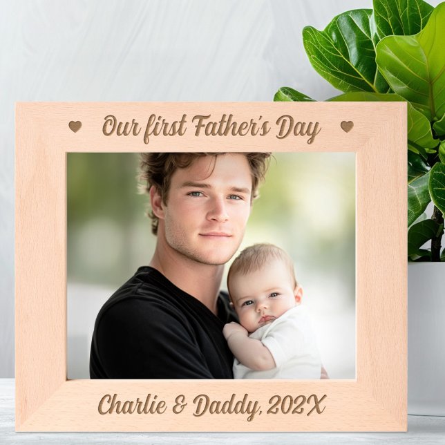 Cadres Gravés Notre première Fête des pères coeur noms année (Our first Father's Day hearts names year Etched Frames)