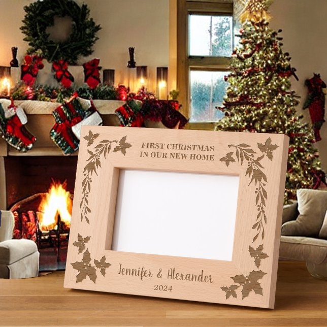 Cadres Gravés Premier Noël rustique dans notre nouvelle maison m (Create your own Rustic First Christmas in our new home, monogrammed Etched Frame.)
