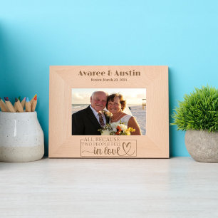 Cadres Gravés Tout Parce Que Deux Personnes Sont Tombées Dans Un