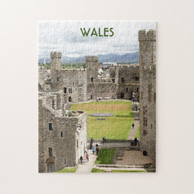 Caernarfon Castle, Wales, Vereinigtes Königreich 1 (Vertikal)