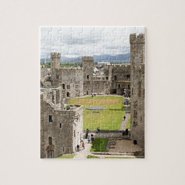 Caernarfon Schloss, Wales, Vereinigtes Königreich (Vertikal)
